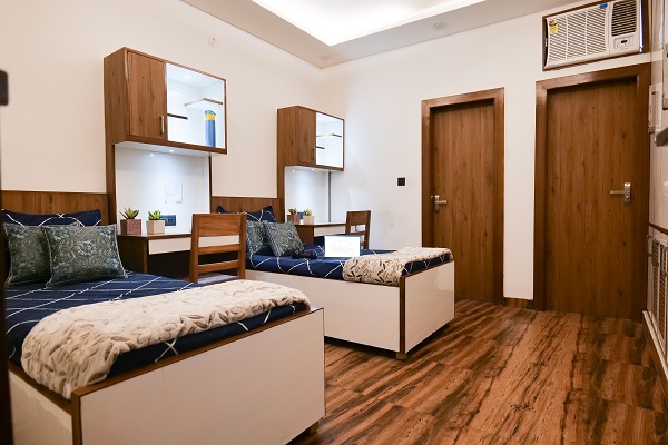 Luxury Pg near Amity University Noida