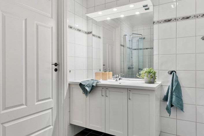 Bathroom Vanity with Sink